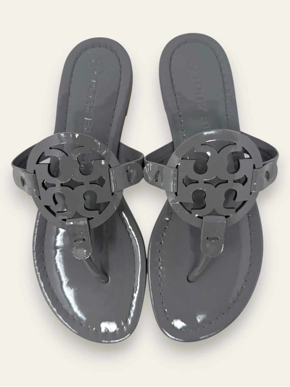 Tory Burch Patent Leather Miller Thong Slip On Sandal Malta Grey 7.5 Women’s